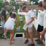 Los niños de Hornachuelos entierran su cápsula del tiempo